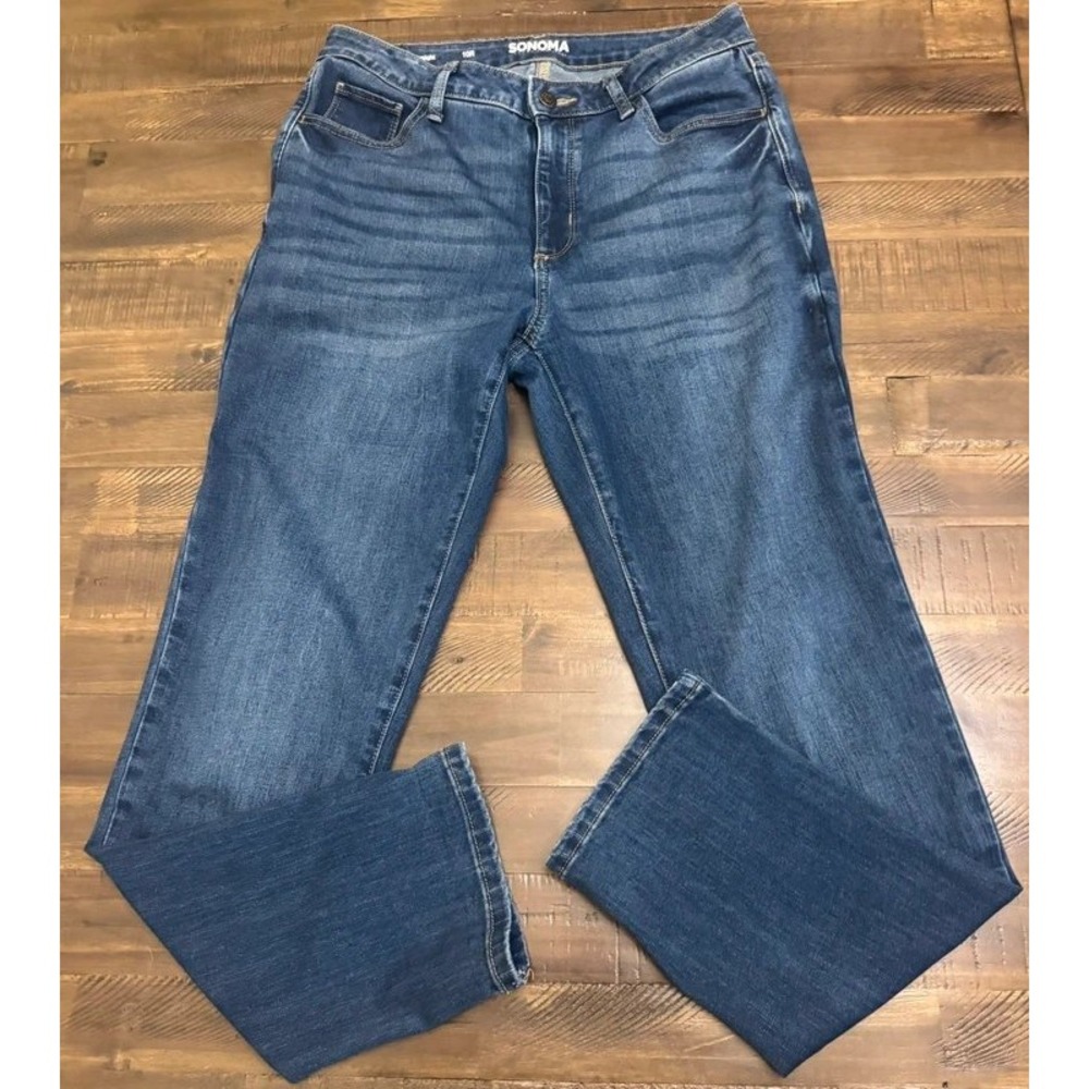 Sonoma Straight Leg Jeans 10R Blue Excellent Medium Wash Denim Stretch